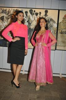 Daisy Shah feet photo 20