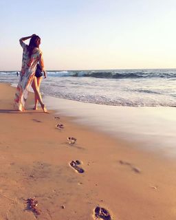 Daisy Shah feet photo 11