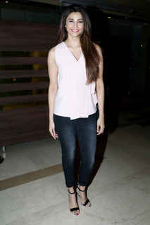 Daisy Shah feet photo 6