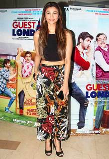 Daisy Shah feet photo 2