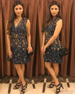 Daisy Shah feet photo 8