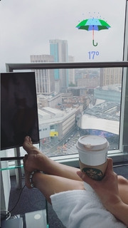 Daisy Shah feet photo 5