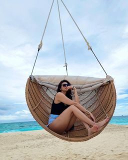 Daisy Shah feet photo 15
