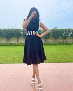 Daisy Shah feet photo 12