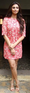 Daisy Shah feet photo 3