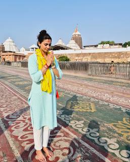 Daisy Shah feet photo 8