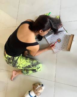 Daisy Shah feet photo 7