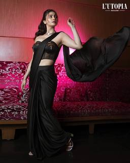 Daisy Shah feet photo 6