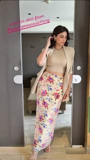 Daisy Shah feet photo 2