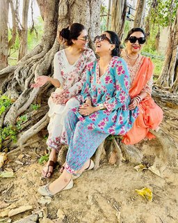 Daisy Shah feet photo 16
