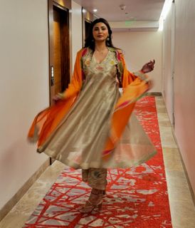 Daisy Shah feet photo 15