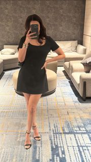 Daisy Shah feet photo 3
