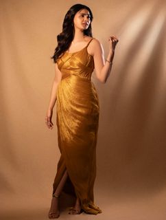 Daisy Shah feet photo 20