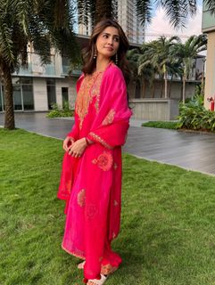 Daisy Shah feet photo 5