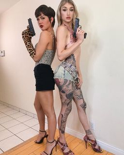 Daisy Taylor feet photo thumbnail