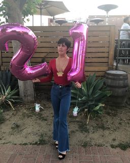 Daisy Taylor feet photo thumbnail