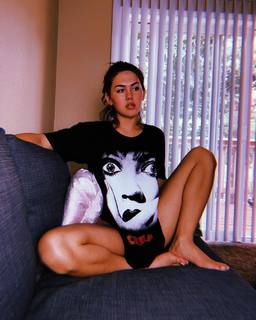 Daisy Taylor feet photo thumbnail