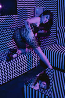 Daisy Taylor feet photo thumbnail