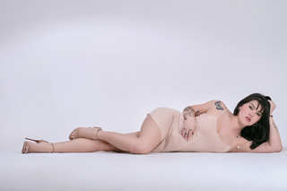 Daisy Taylor feet photo thumbnail