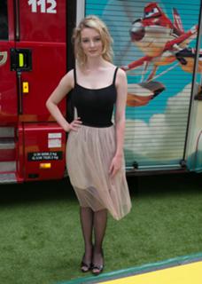 Dakota Blue Richards feet photo 20