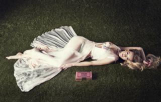 Dakota Blue Richards feet photo 19