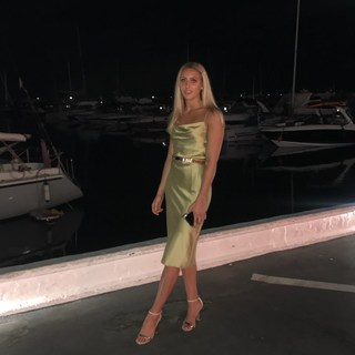 Dakota Ditcheva feet photo thumbnail