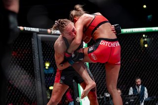 Dakota Ditcheva feet photo thumbnail