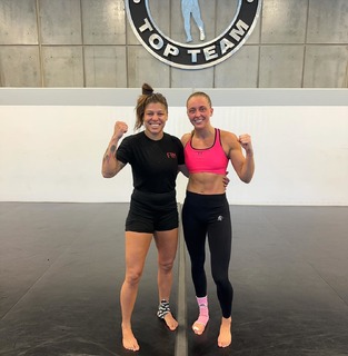 Dakota Ditcheva feet photo thumbnail