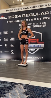 Dakota Ditcheva feet photo thumbnail