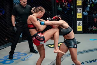 Dakota Ditcheva feet photo thumbnail