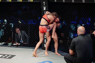 Dakota Ditcheva feet photo thumbnail