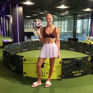 Dakota Ditcheva feet photo thumbnail