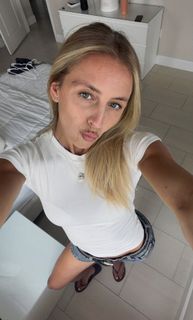 Dakota Ditcheva feet photo 19