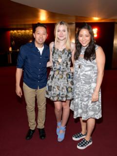 Dakota Fanning feet photo thumbnail