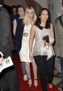 Dakota Fanning feet photo thumbnail