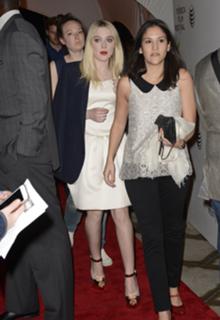 Dakota Fanning feet photo thumbnail
