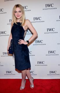 Dakota Fanning feet photo thumbnail