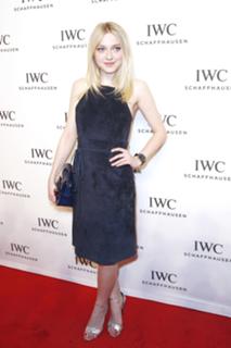 Dakota Fanning feet photo thumbnail