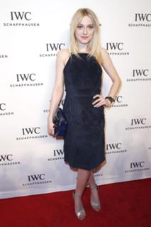 Dakota Fanning feet photo thumbnail