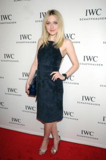 Dakota Fanning feet photo thumbnail