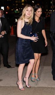 Dakota Fanning feet photo thumbnail