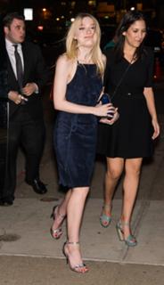 Dakota Fanning feet photo thumbnail