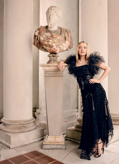 Dakota Fanning feet photo thumbnail