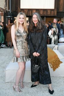 Dakota Fanning feet photo thumbnail