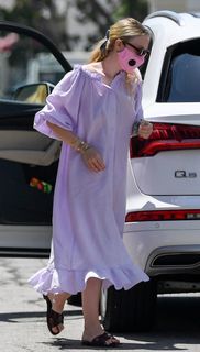 Dakota Fanning feet photo thumbnail