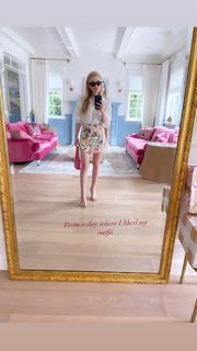 Dakota Fanning feet photo thumbnail
