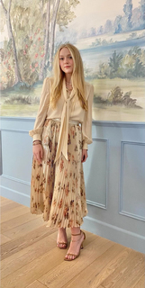 Dakota Fanning feet photo thumbnail