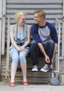Dakota Fanning feet photo thumbnail