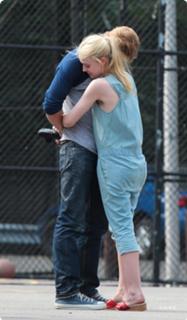Dakota Fanning feet photo thumbnail
