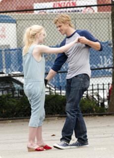 Dakota Fanning feet photo thumbnail